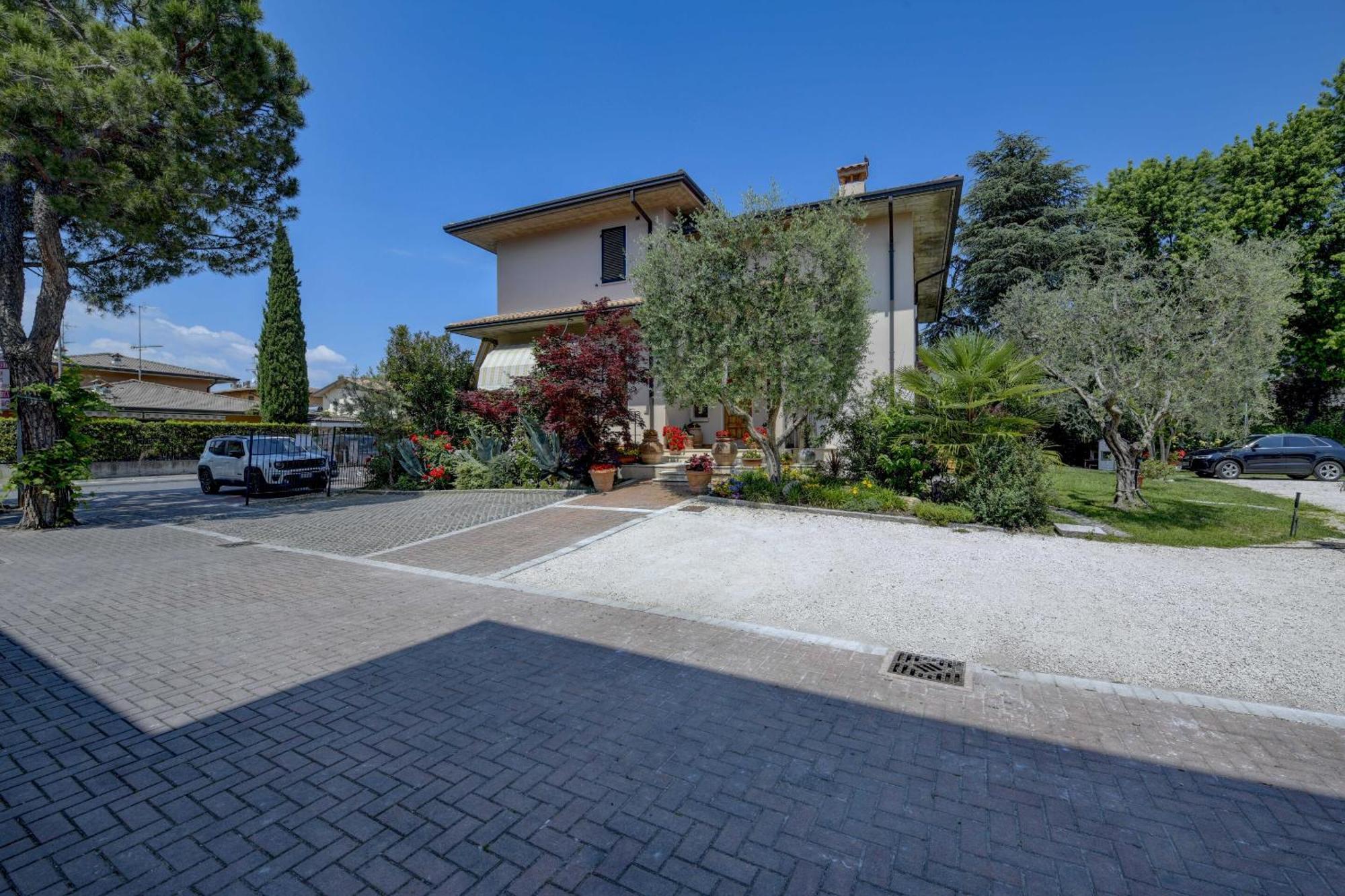 Appartamenti America Sirmione Bilik gambar